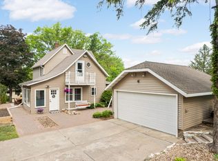 105 Harrison Ave S, Hopkins, MN 55343
