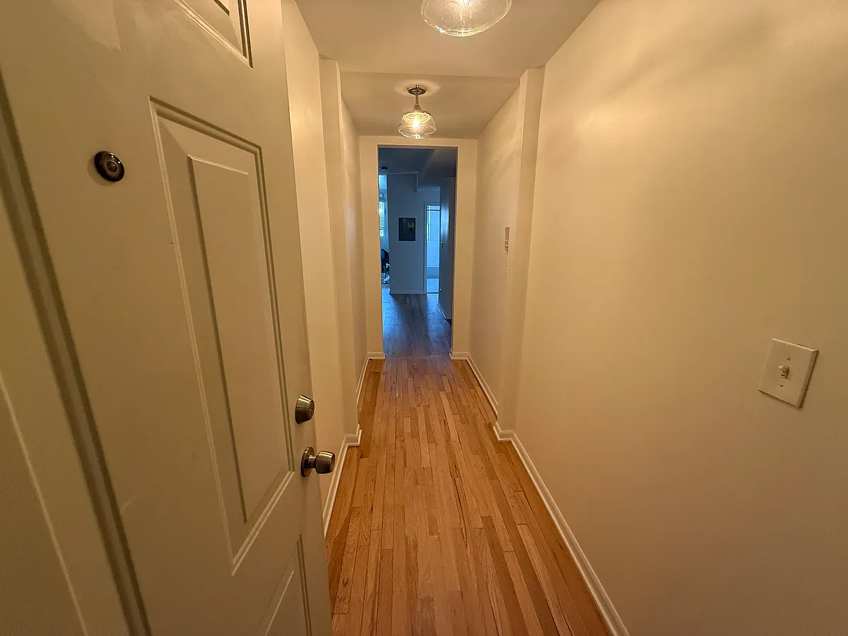 Building Photo - 4711 N Lawndale Ave