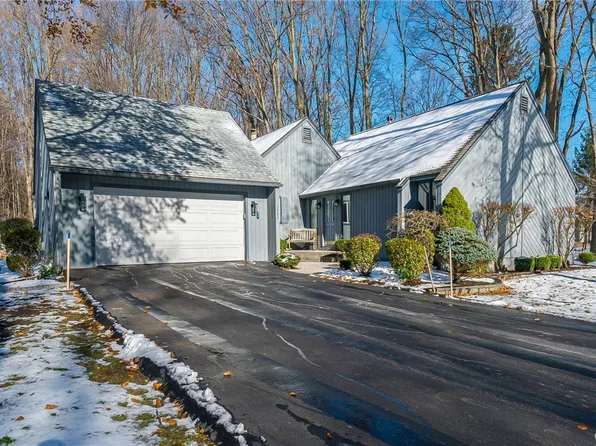 3736 Dutchman Dr, Baldwinsville, NY 13027