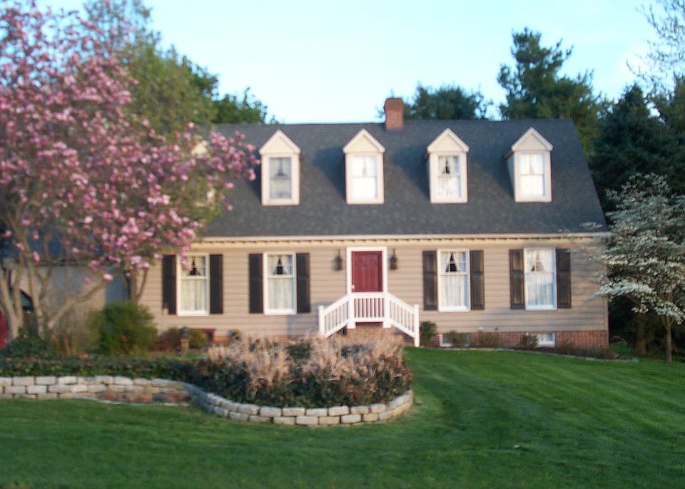 2nd image of 139 Spring Meadow Ln