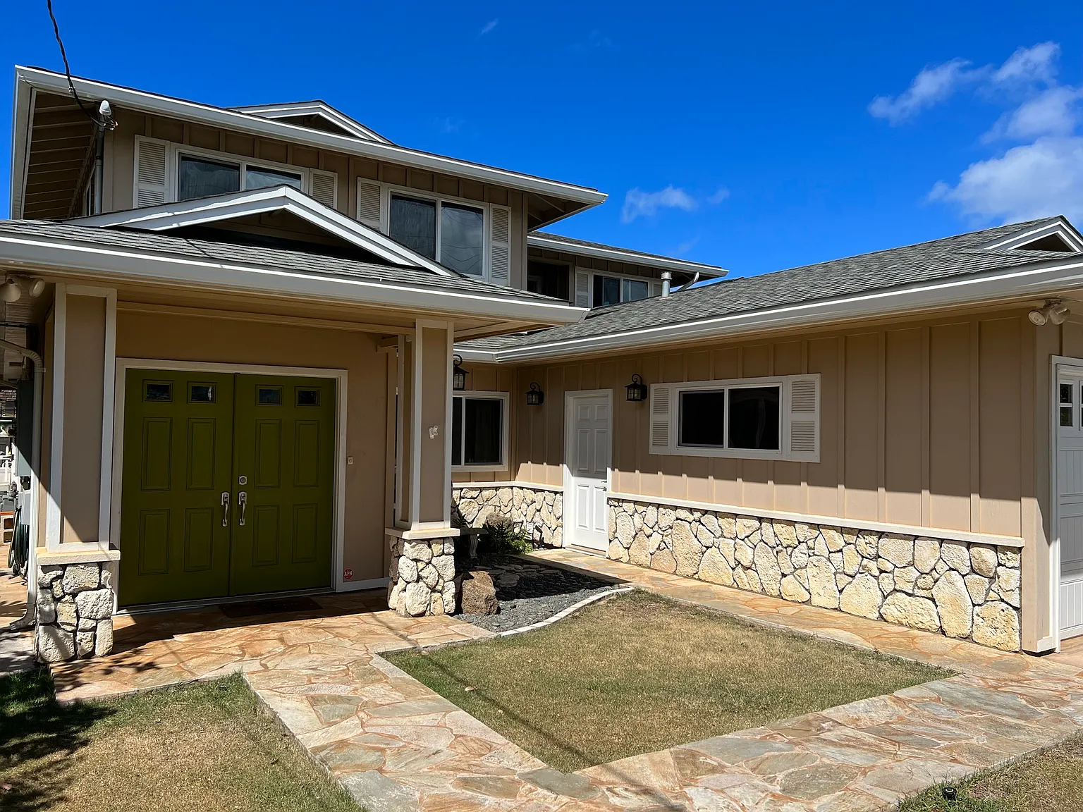 3 bed, 2.5 bath, 2020 sqft, $4,600 — Photo 2
