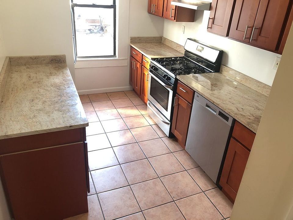 1st image of 3812 30th Ave APT 2
