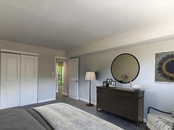 104 E Gibbsboro Rd, Clementon, NJ 08021