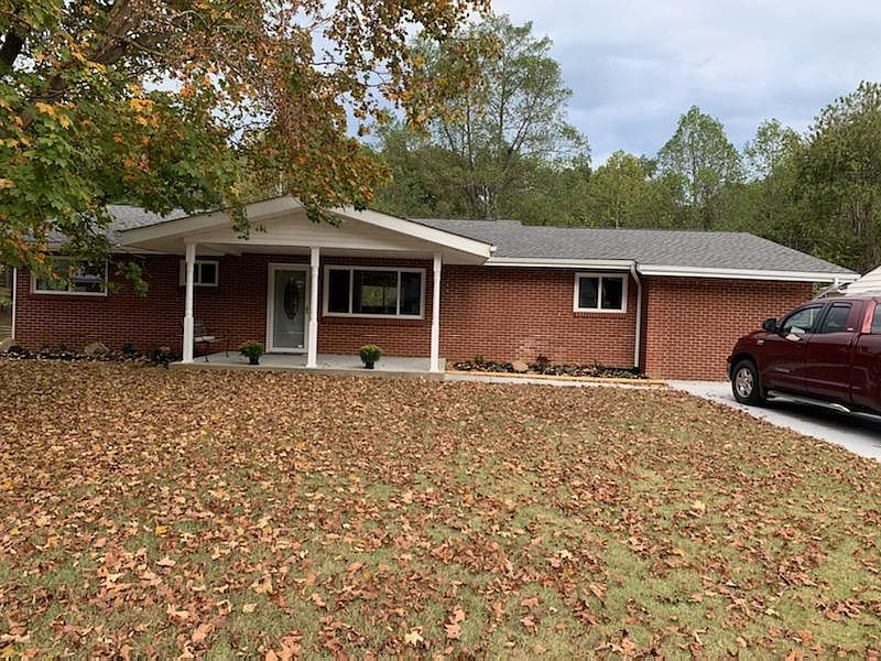 1st image of 205 Robin Rd