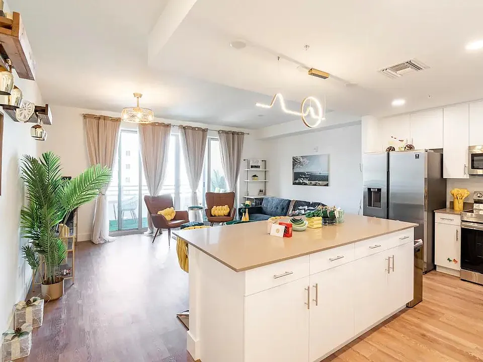 1703 N Tamiami Trl #306