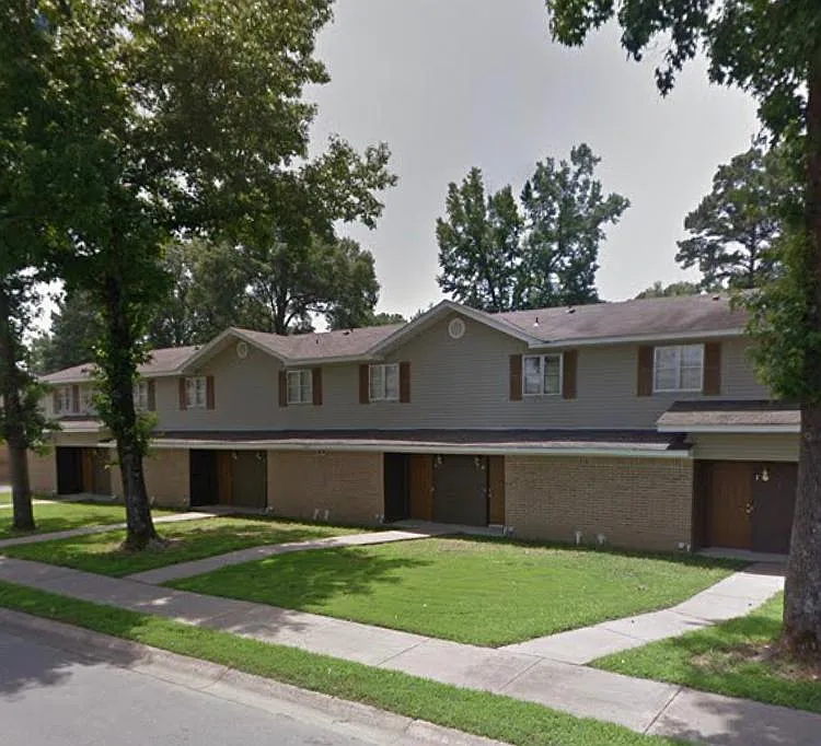 5829 Valley Dr — Photo 1