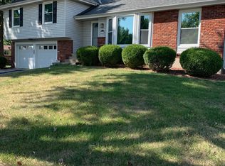 8229 W 96th Ter, Overland Park, KS 66212