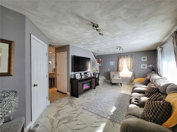 5th image of 42 Burnside St