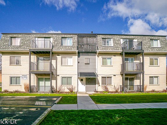 3rd image of 9661 S Karlov Ave APT 302