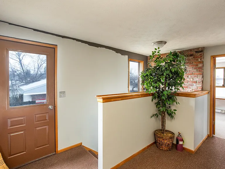 10623 E Montgomery Dr — Photo 4