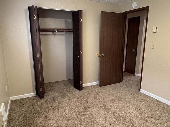 5th image of 427 Hewitt Ave