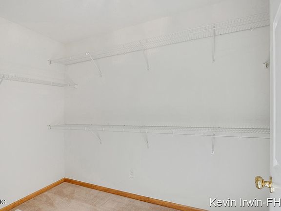 5th image of 5886 Trillium Ln SW