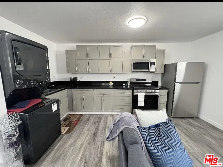 332 W Ellis Ave #ADU — Photo 4