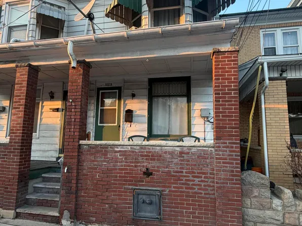 1009 W Arch St, Coal Township, PA 17866