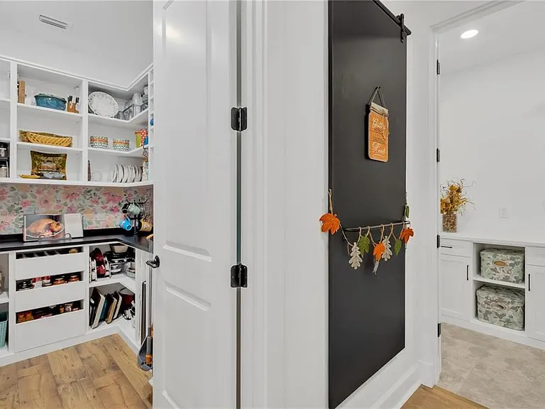 7213 Talamore Dr — Photo 10