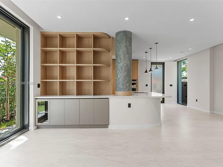3601 SW 23rd Ter — Photo 7