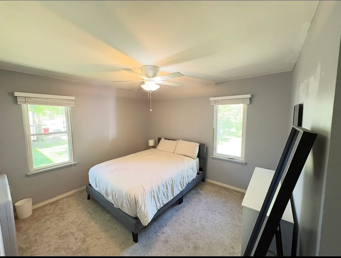 1 bed, 900 sqft, $1,350 — Photo 3
