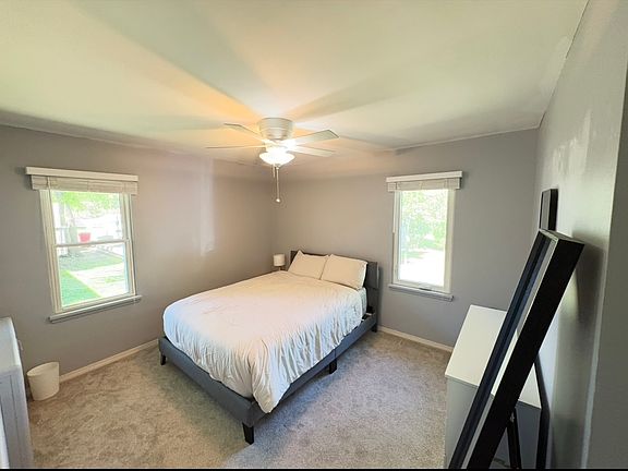 3rd image of 712 10th Ave SE