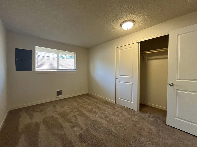 Bright and Airy Home with Stainless Steel Kitchen, Vaulted Ceilings & Washer + Dryer — Photo 41