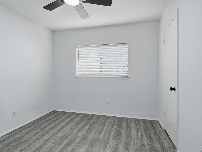 3909 Davenport — Photo 17