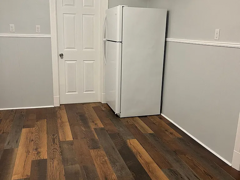 107 E Blake Ln — Photo 9