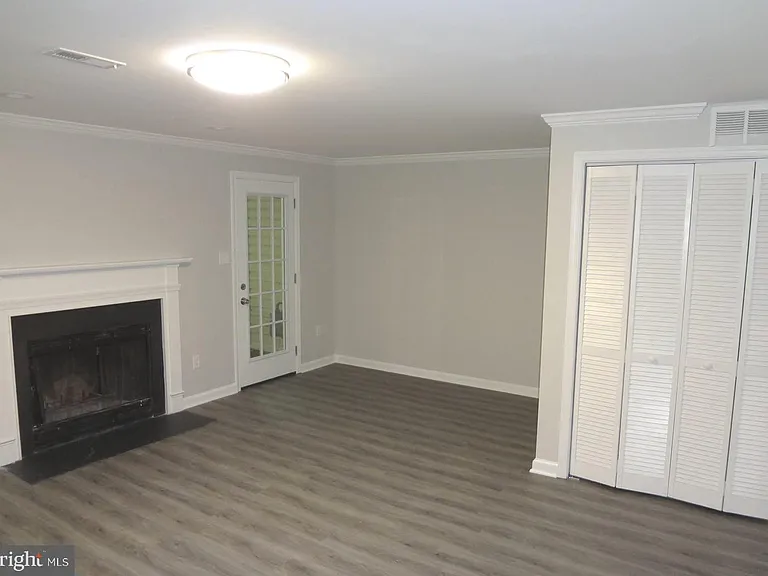 309 Bentley Ct — Photo 15