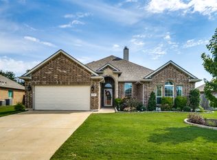 1037 Cydnie St, Kennedale, TX 76060