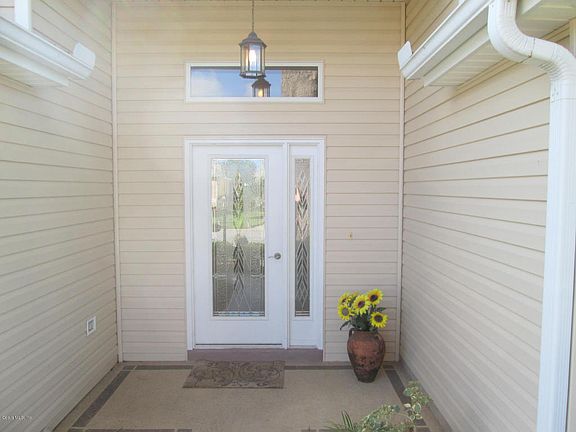 3rd image of 8366 SE 168th Mardell Ln