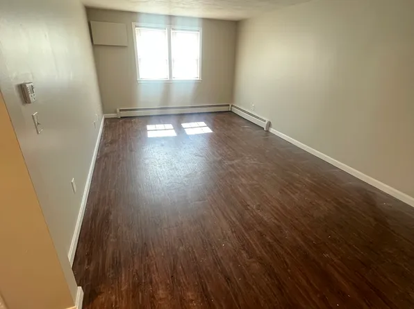 351 Elm St, Gardner, MA