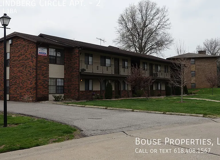 2 Lindbergh Cir #2 — Photo 1