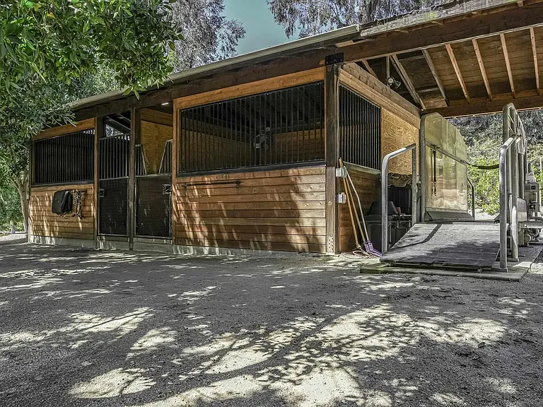 Stable/Barn