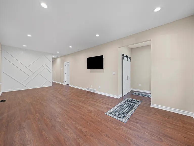 647 E Kirby St #2 — Photo 7