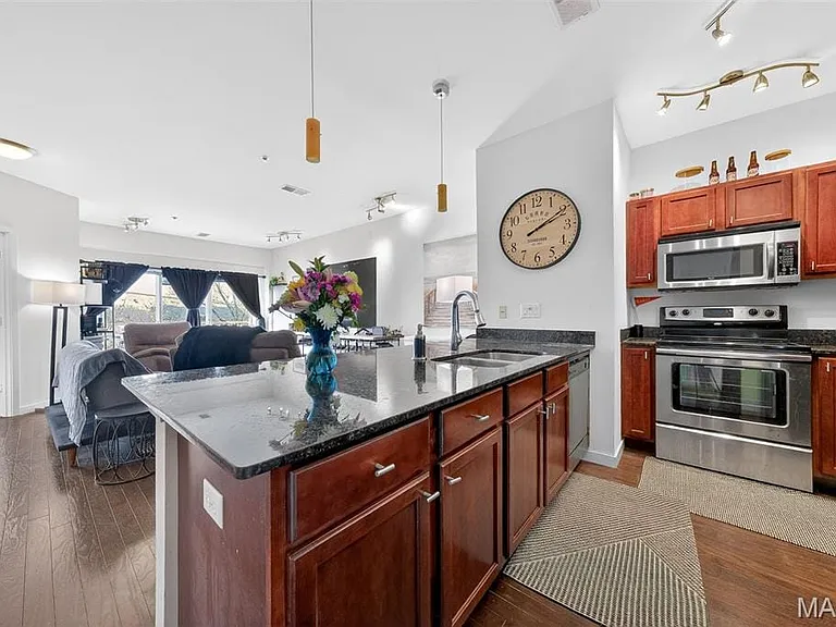849 Westgate Ave #305 — Photo 9
