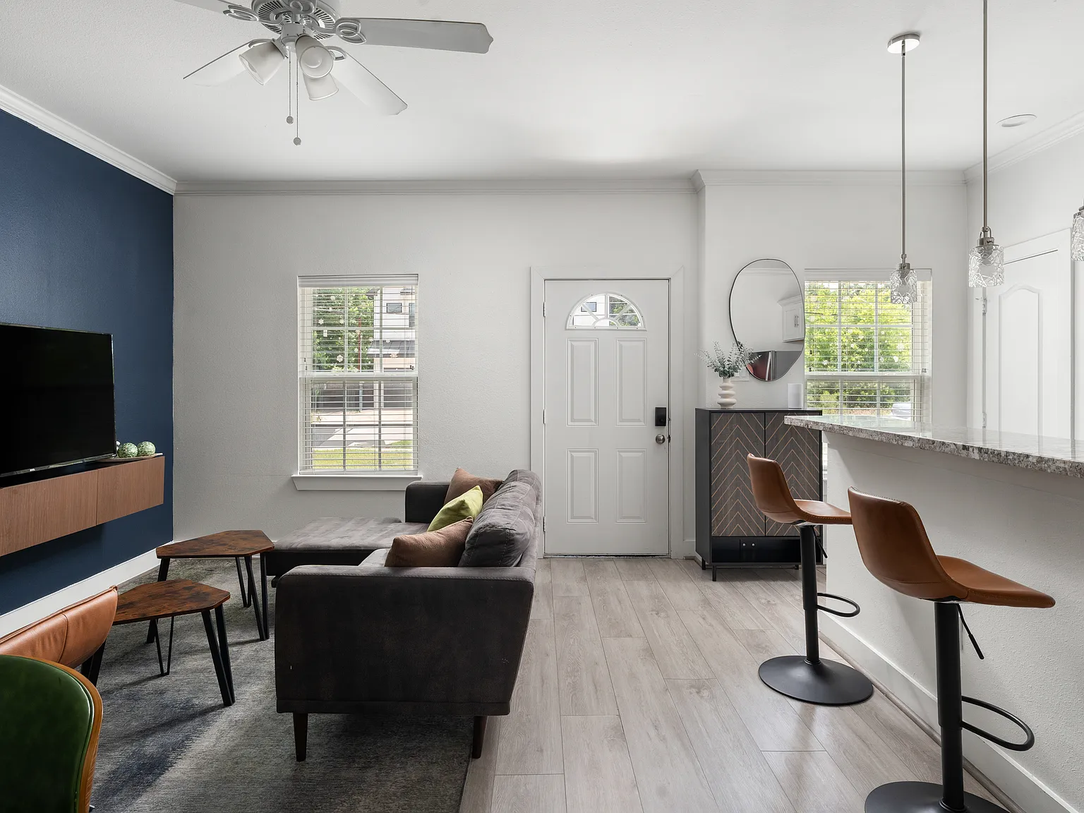 3 bed, 1265 sqft, $900 — Photo 3