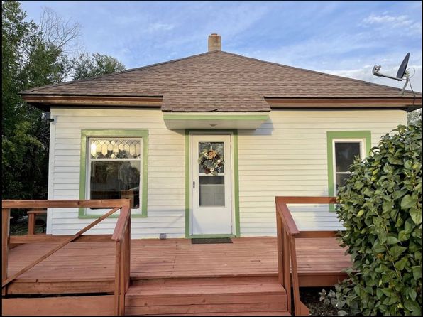 607 1st Ave W