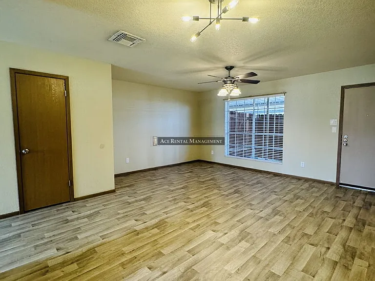 3527 Helena Ave #9 — Photo 5
