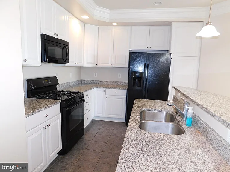 937 Hidden Marsh St — Photo 6