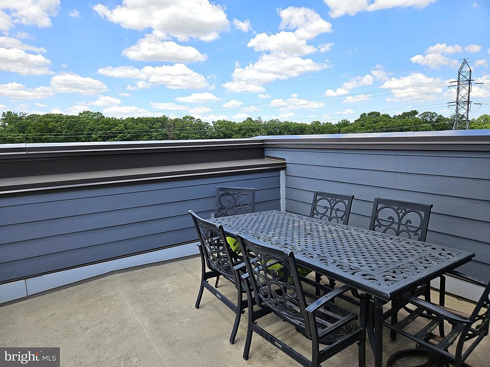 1st image of 206 Van Buren St Unit 29