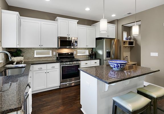 4th image of 1010 SE 47th Ave