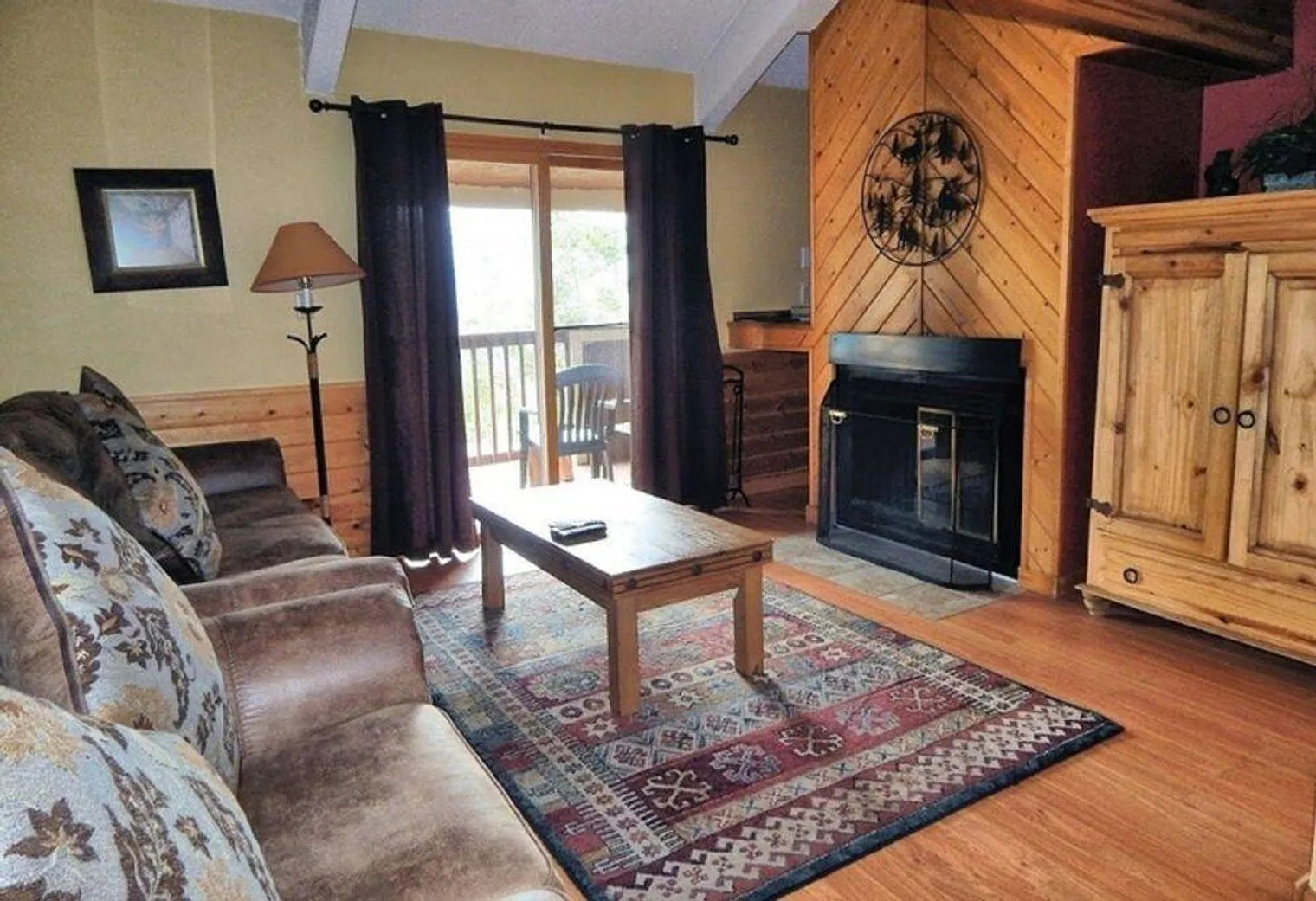 2 bed, 3.0 bath, 1991 sqft, $8,040 — Photo 1