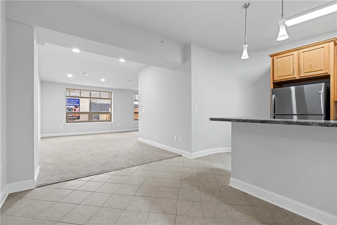 1 bed, 1.0 bath, 880 sqft, $1,695 — Photo 4
