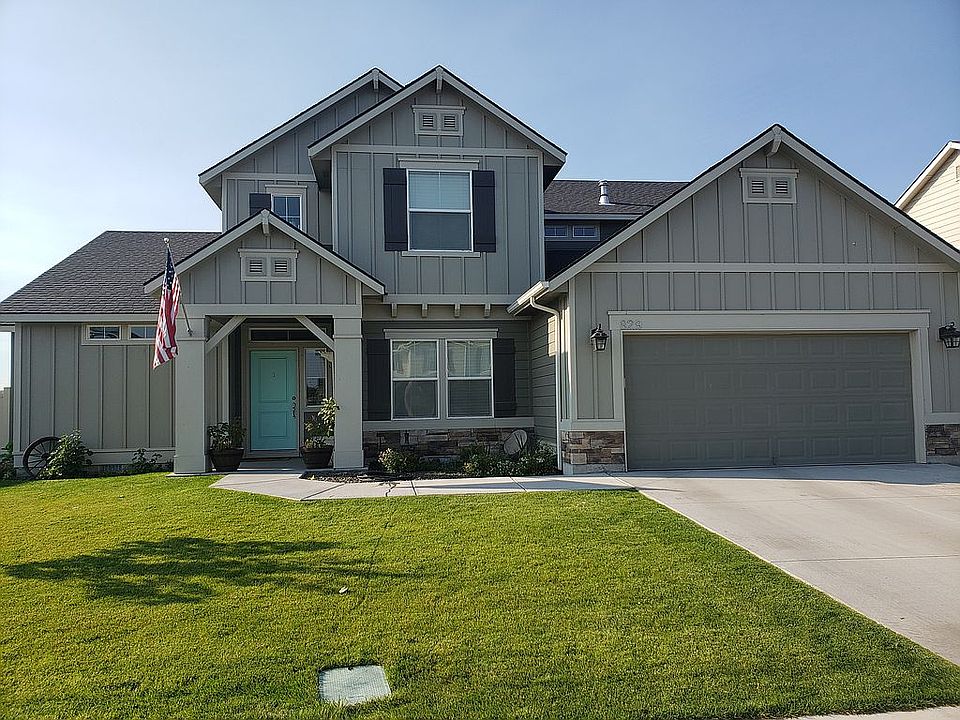 1st image of 829 Canyon Crest Dr