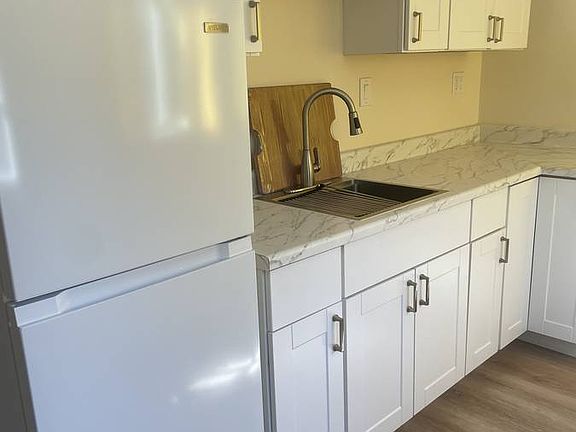 2nd image of 107 Capitol Hill Dr #2