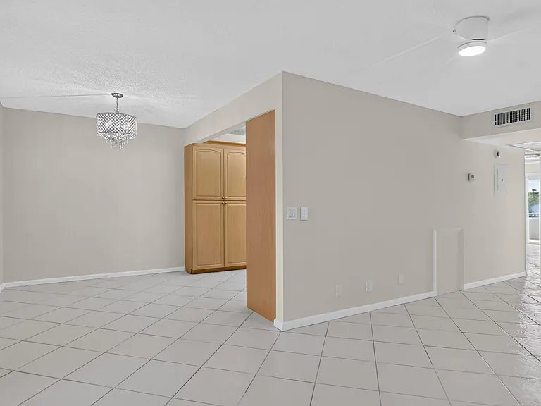 3057 Yarmouth Dr #C — Photo 7