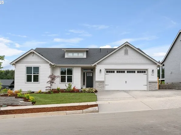 765 Riley Dr, Silverton, OR 97381