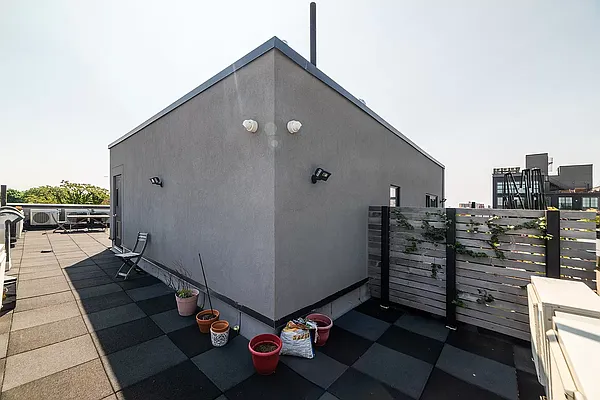 Rented by Twin Group | media 18