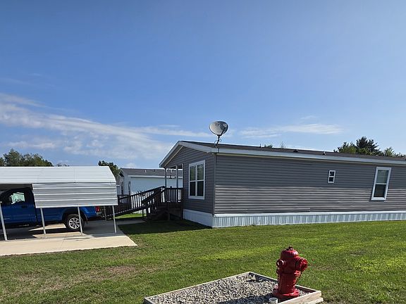 2nd image of 517 Laurel Ct #215