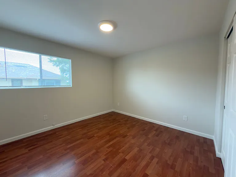 900 Alvarez Ave — Photo 23