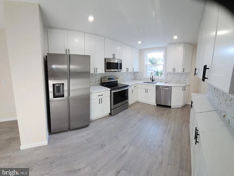 20 Oak Ave — Photo 6
