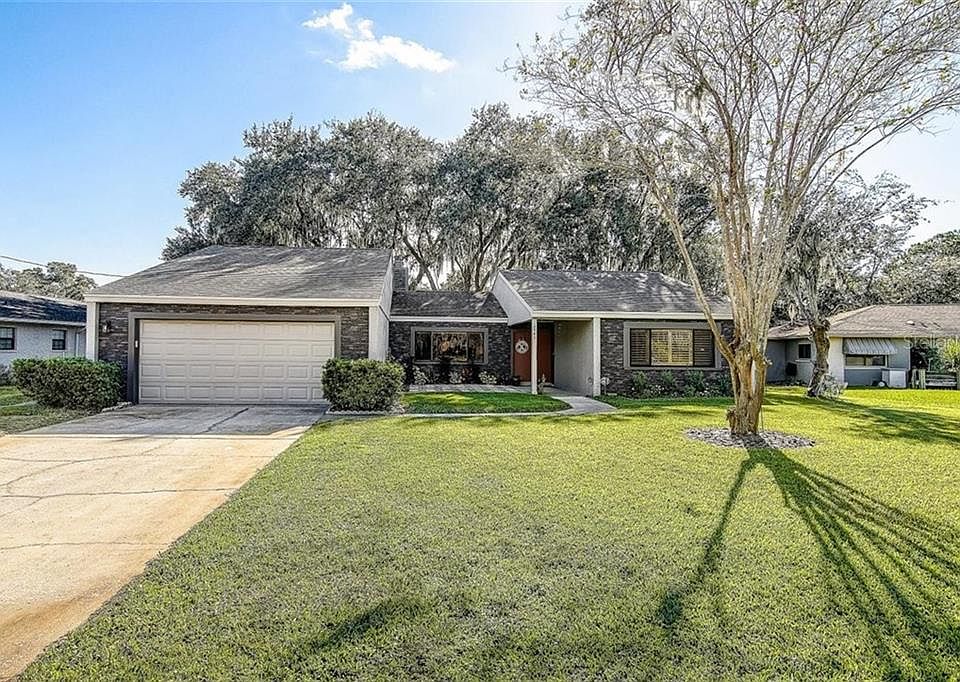 1st image of 2943 Lake Saxon Dr